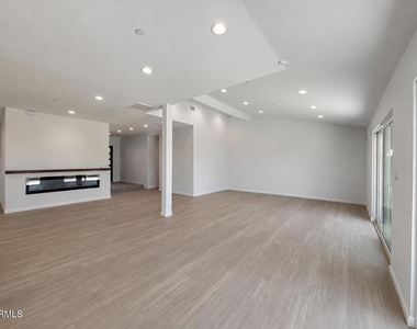 2230 Sherwood Place - Photo Thumbnail 12
