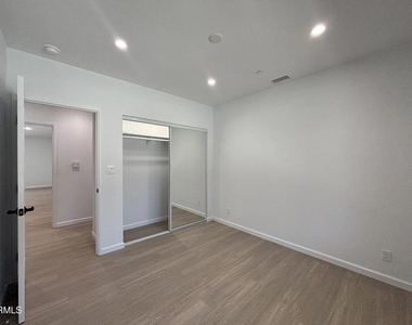 2230 Sherwood Place - Photo Thumbnail 18