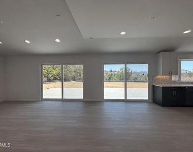 2230 Sherwood Place - Photo Thumbnail 5