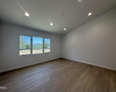 2230 Sherwood Place - Photo Thumbnail 19