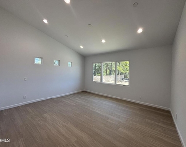 2230 Sherwood Place - Photo Thumbnail 22