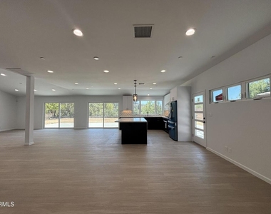 2230 Sherwood Place - Photo Thumbnail 8