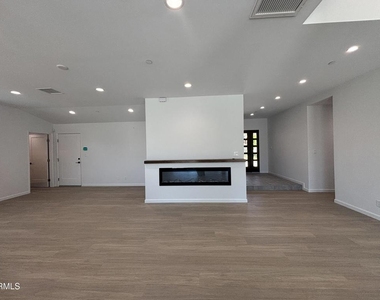 2230 Sherwood Place - Photo Thumbnail 13