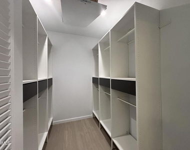 2230 Sherwood Place - Photo Thumbnail 24