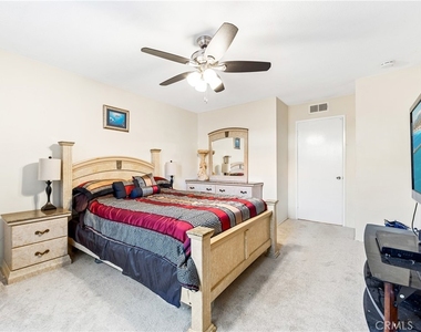 6600 Warner Avenue - Photo Thumbnail 22