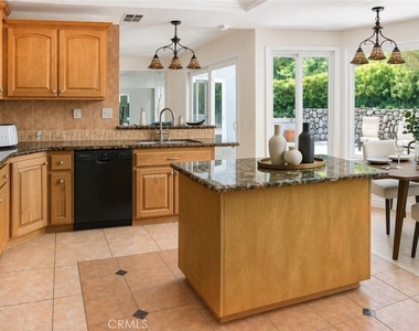 9881 Foxrun Drive - Photo Thumbnail 18