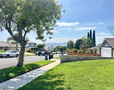 2649 N Parish - Photo Thumbnail 37