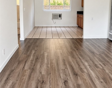 315 E 8th Street - Photo Thumbnail 1