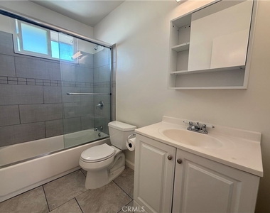 11413 Menlo - Photo Thumbnail 6