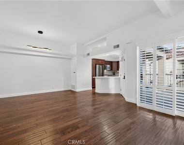88 Corsica Drive - Photo Thumbnail 6