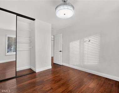 88 Corsica Drive - Photo Thumbnail 15