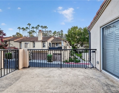 88 Corsica Drive - Photo Thumbnail 2
