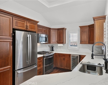 88 Corsica Drive - Photo Thumbnail 10