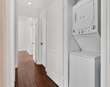 88 Corsica Drive - Photo Thumbnail 11