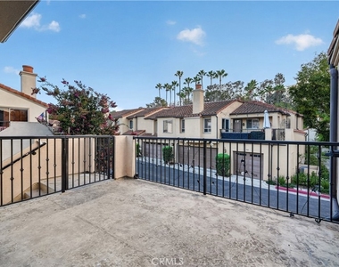88 Corsica Drive - Photo Thumbnail 3