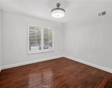 88 Corsica Drive - Photo Thumbnail 16