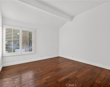 88 Corsica Drive - Photo Thumbnail 12