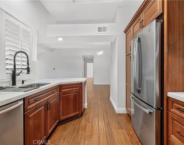 88 Corsica Drive - Photo Thumbnail 8
