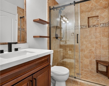 88 Corsica Drive - Photo Thumbnail 20