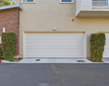 1 Vantis Drive - Photo Thumbnail 2
