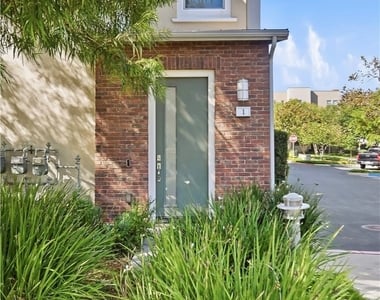 1 Vantis Drive - Photo Thumbnail 1