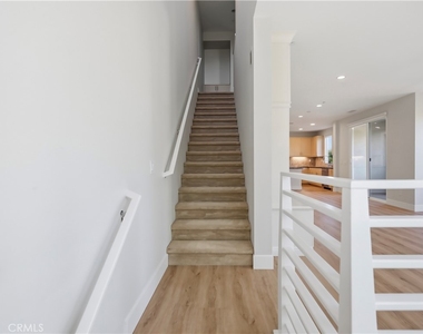 1 Vantis Drive - Photo Thumbnail 32