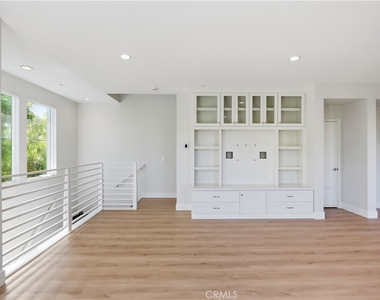 1 Vantis Drive - Photo Thumbnail 4