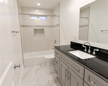 257 Avenida Victoria - Photo Thumbnail 19