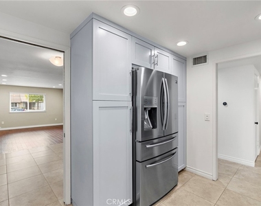 1523 E Baldwin - Photo Thumbnail 12
