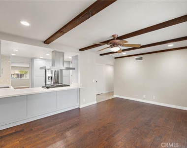 1523 E Baldwin - Photo Thumbnail 16
