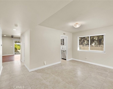 1523 E Baldwin - Photo Thumbnail 3