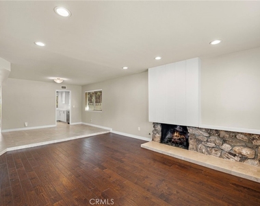 1523 E Baldwin - Photo Thumbnail 6