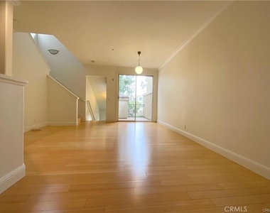 511 Birch Grove - Photo Thumbnail 2