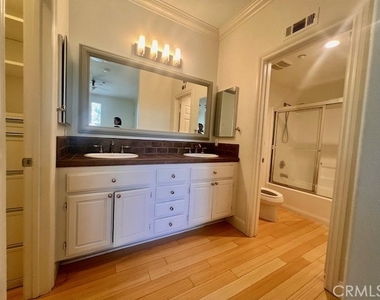 511 Birch Grove - Photo Thumbnail 6