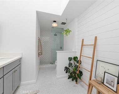 306 Campbell Lane - Photo Thumbnail 21