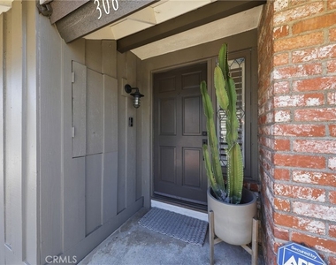 306 Campbell Lane - Photo Thumbnail 2