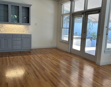 760 Coronado Avenue - Photo Thumbnail 6