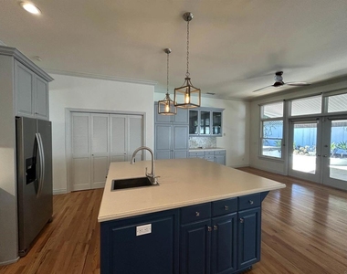 760 Coronado Avenue - Photo Thumbnail 6