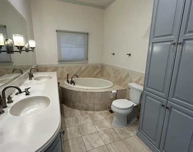 760 Coronado Avenue - Photo Thumbnail 11