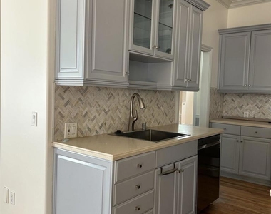 760 Coronado Avenue - Photo Thumbnail 4