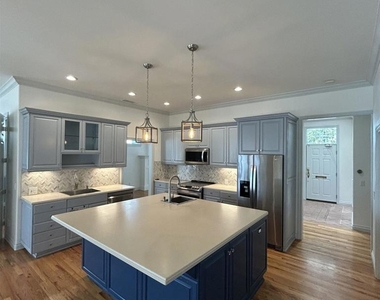 760 Coronado Avenue - Photo Thumbnail 4