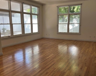 760 Coronado Avenue - Photo Thumbnail 7