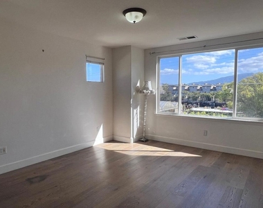 20600 Murano Circle - Photo Thumbnail 25