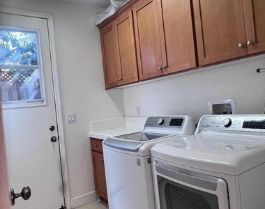 20600 Murano Circle - Photo Thumbnail 17