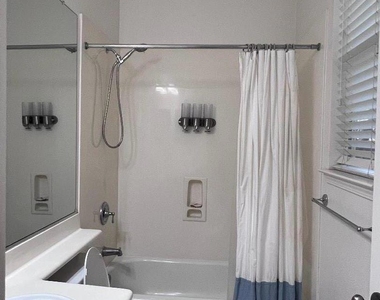 20600 Murano Circle - Photo Thumbnail 11