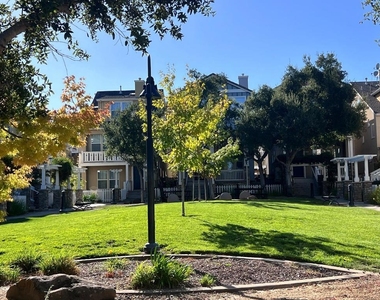 20600 Murano Circle - Photo Thumbnail 27