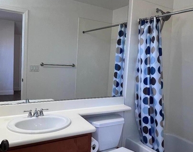 20600 Murano Circle - Photo Thumbnail 9