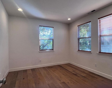 20600 Murano Circle - Photo Thumbnail 26