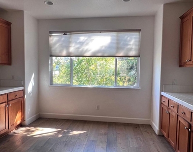 20600 Murano Circle - Photo Thumbnail 22