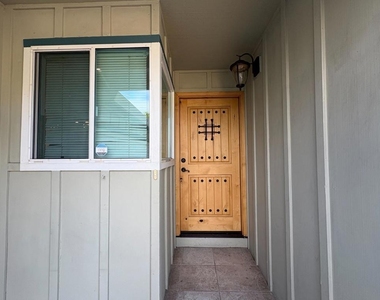 1562 Tobias Drive - Photo Thumbnail 2